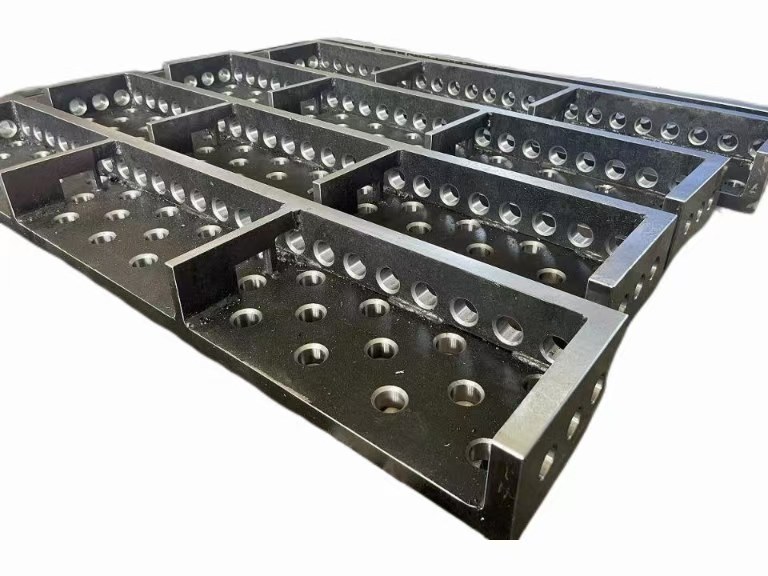 Mi a legjobb hegesztő asztallap acél vagy öntöttvas