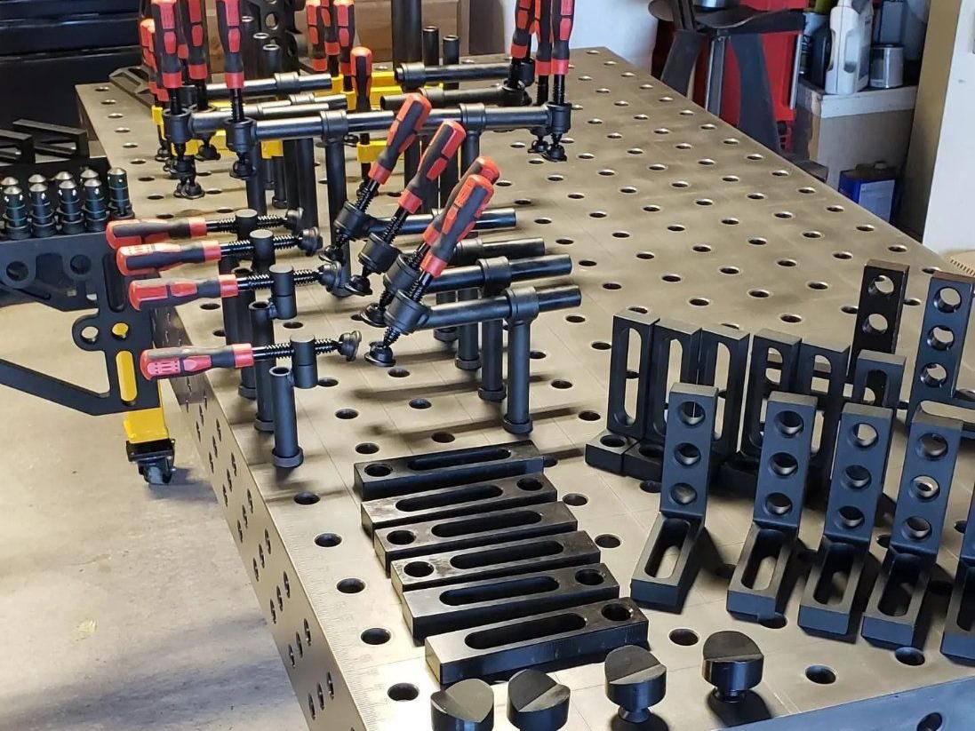 Moduláris hegesztőasztal